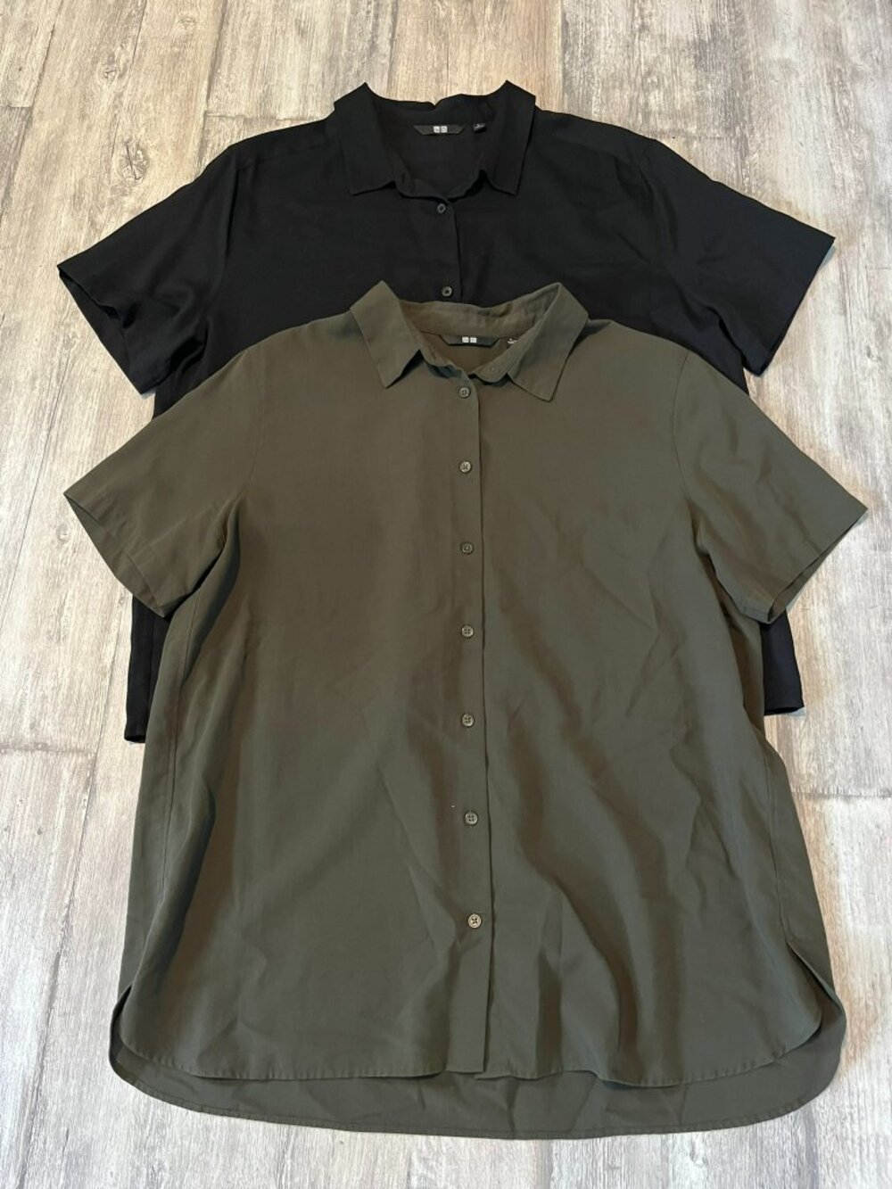 SALE! Set of 2 Uniqlo W's Rayon Short Sleeve Blouses, Black & Olive, Large